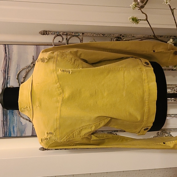 NWOT Ashley Mason Yellow Distressed  Denim Jacket sz S - Picture 4 of 8